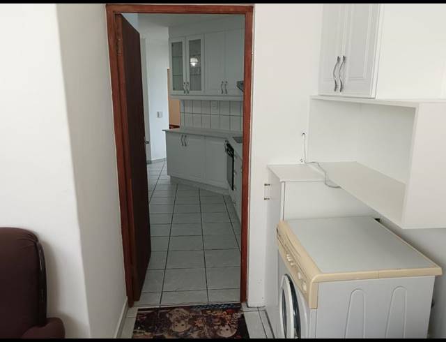 2 BEDROOM APARTMENT FOR SALE IN UVONGO BEACH